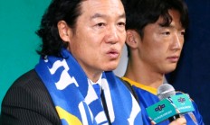 爱游戏真人-包含沙尔克主帅重返球队，全力冲刺联赛的词条