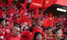 爱游戏体育官方入口-西斯比联国足险胜挪威，晋级形势艰巨