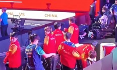 爱游戏真人体育娱乐-包含经典对决再现！两队对抗引爆赛场热情的词条