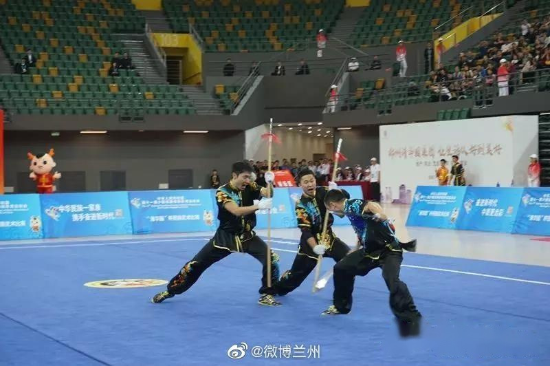 关于捷克运动员力压群雄登顶领奖台的信息