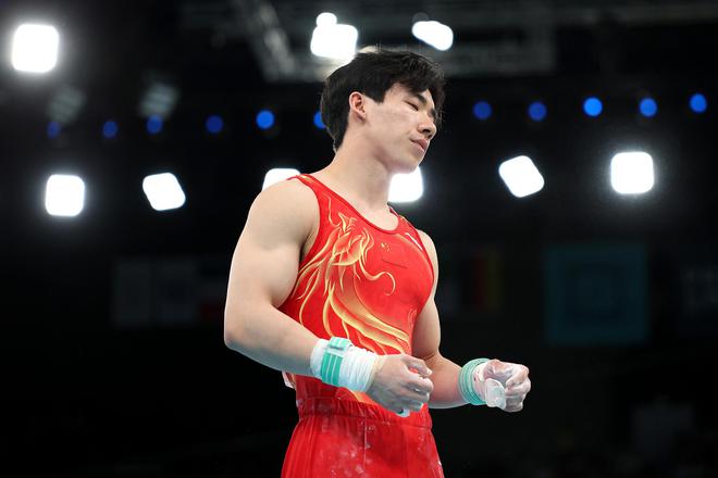 体操男子全能决赛，美国选手夺金